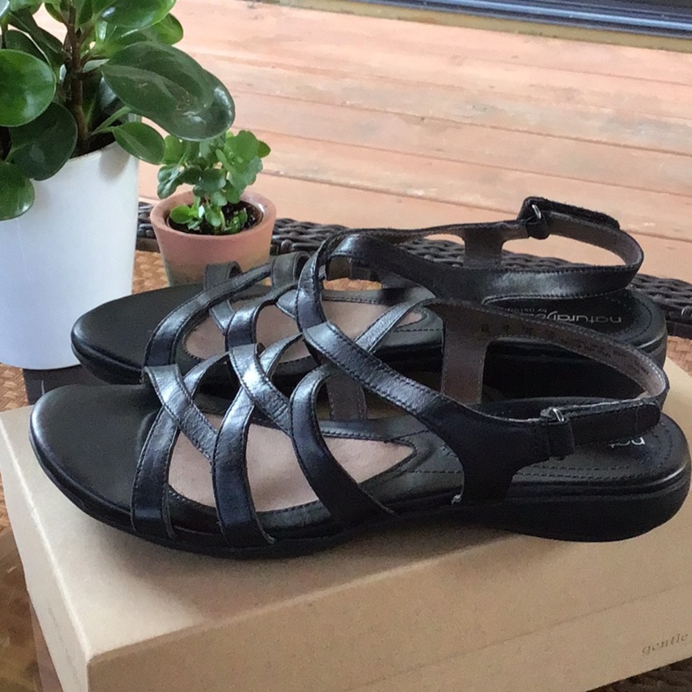 Naturalized Natural Souls CADIVA Black Leather Strappy Sandals 9M